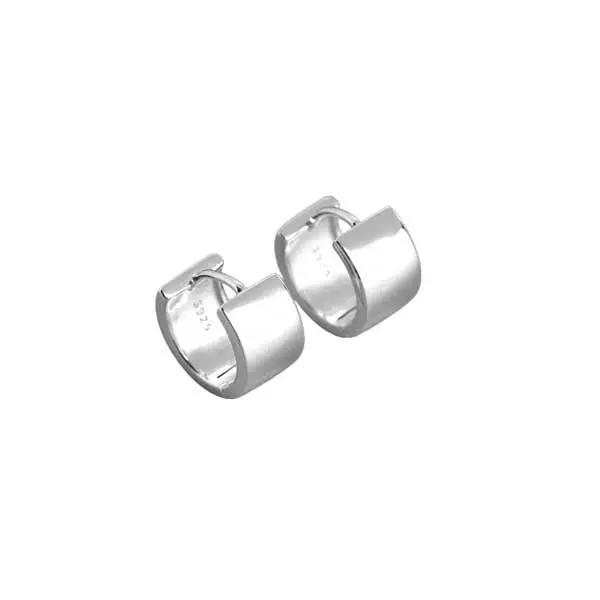 Leveät hopeiset korvarenkaat 13,5 mm HM Koru
